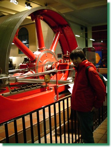 London013.JPG